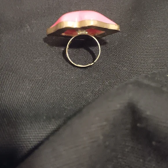 PINK LIP RING - Picture 5 of 6